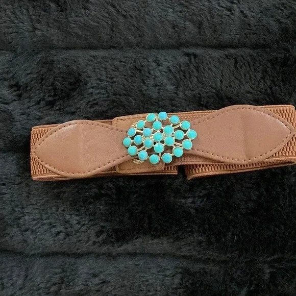 Brooch embellished stretch belt - Picture 1 of 3